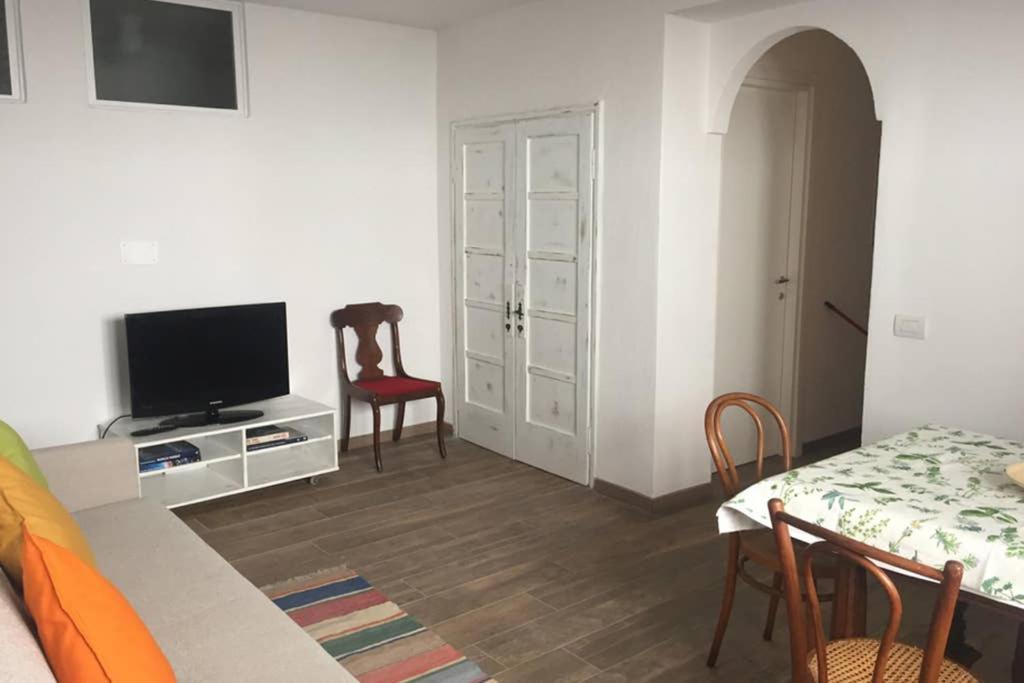 Apartament Aubert 64 Aosta Zewnętrze zdjęcie