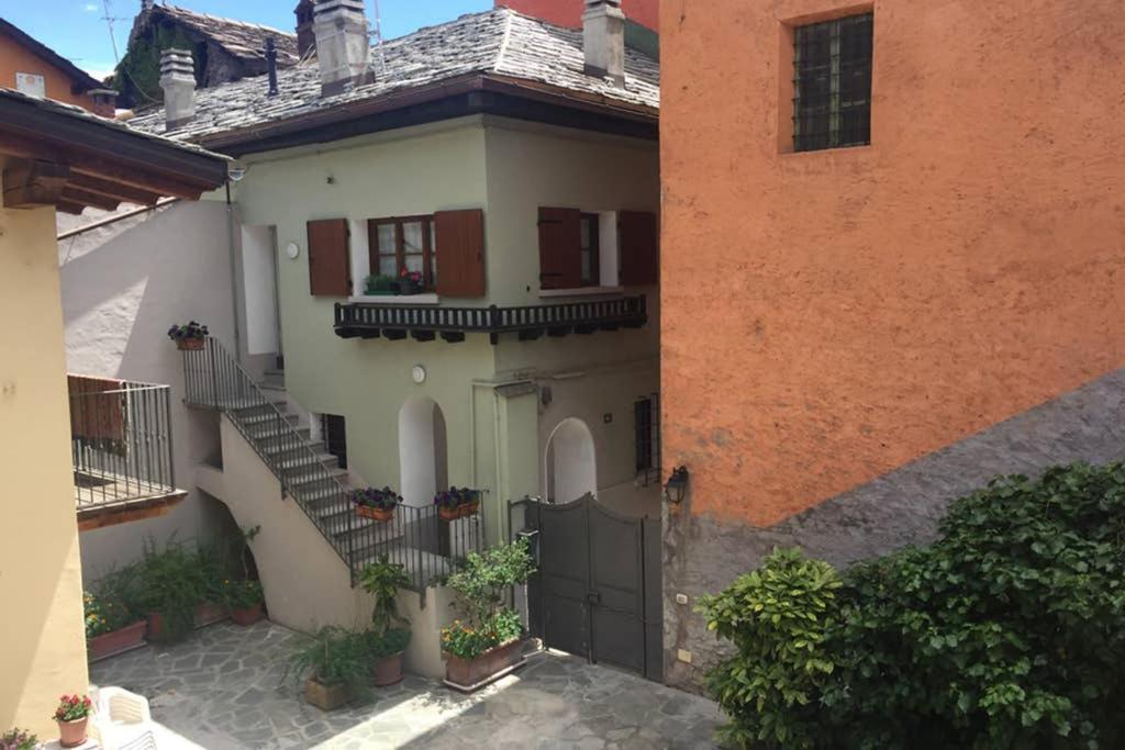 Apartament Aubert 64 Aosta Zewnętrze zdjęcie